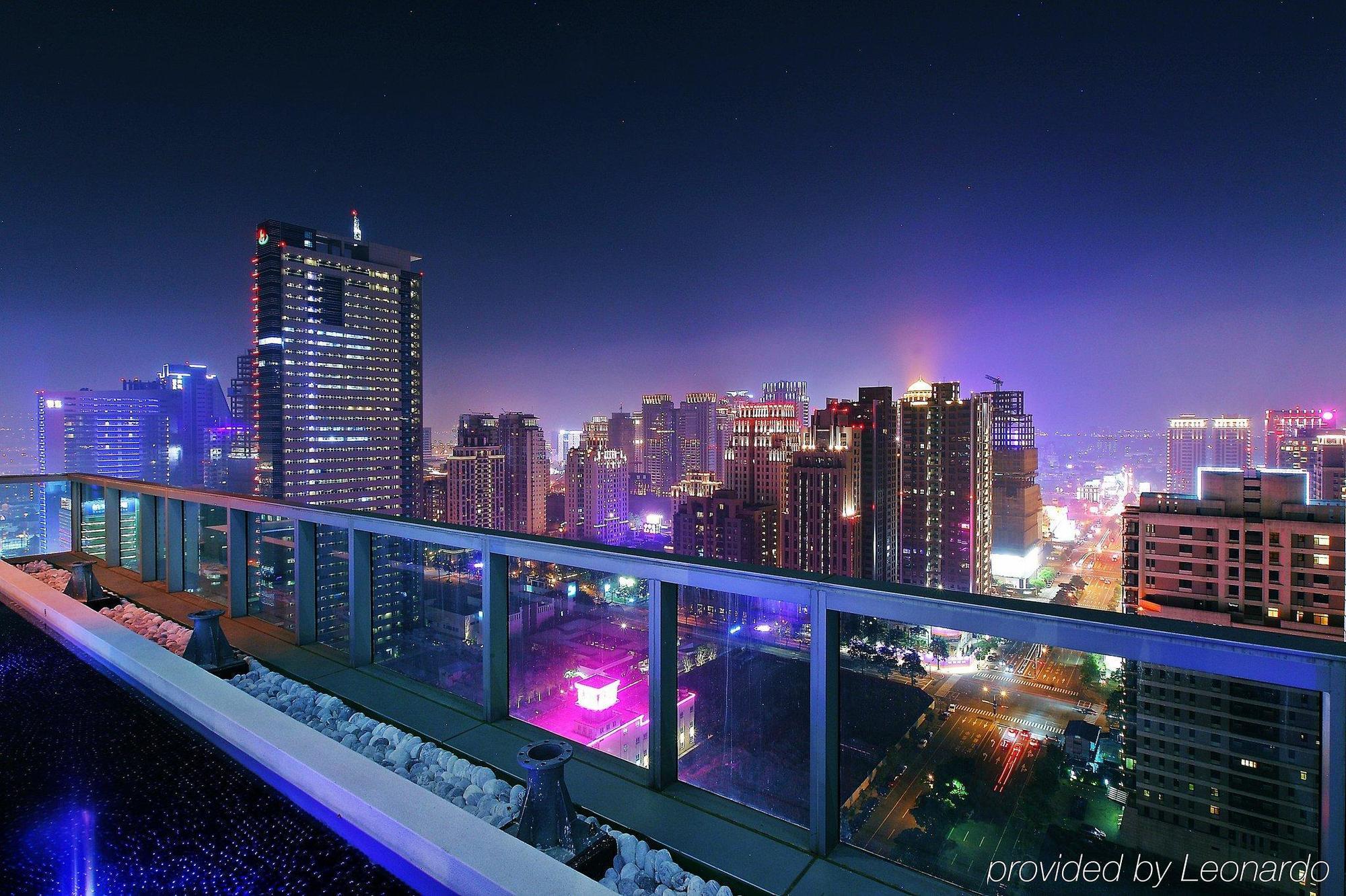 Millennium Hotel Taichung Exteriör bild Night view of the city