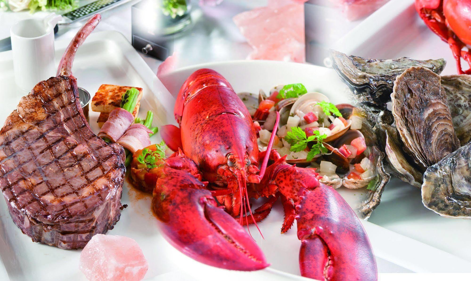 Millennium Hotel Taichung Exteriör bild A lobster prepared for consumption